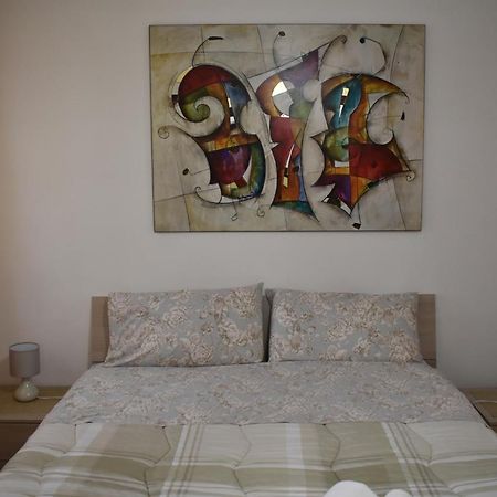 Elegant Apartment And Free Car Parking - Quite Area Favaro Veneto Eksteriør bilde