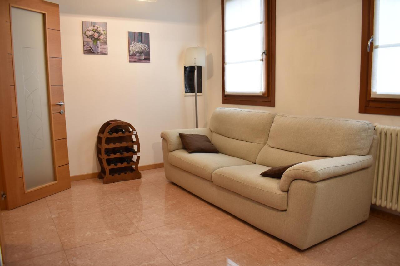 Elegant Apartment And Free Car Parking - Quite Area Favaro Veneto Eksteriør bilde