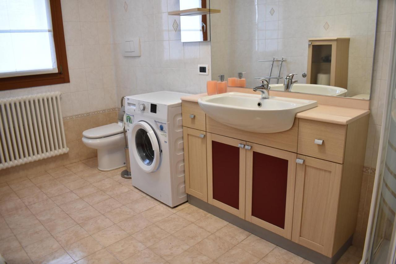 Elegant Apartment And Free Car Parking - Quite Area Favaro Veneto Eksteriør bilde