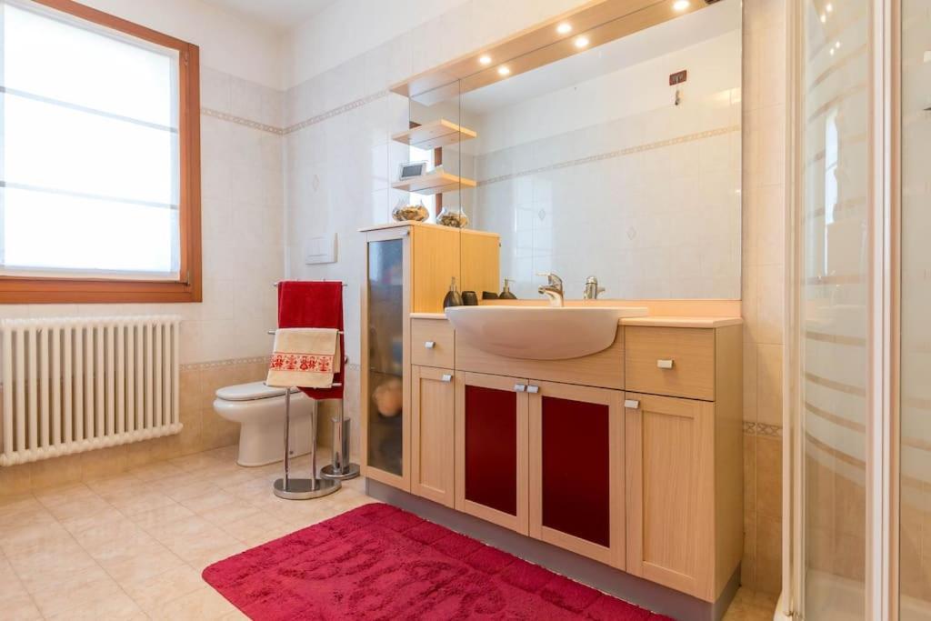 Elegant Apartment And Free Car Parking - Quite Area Favaro Veneto Eksteriør bilde